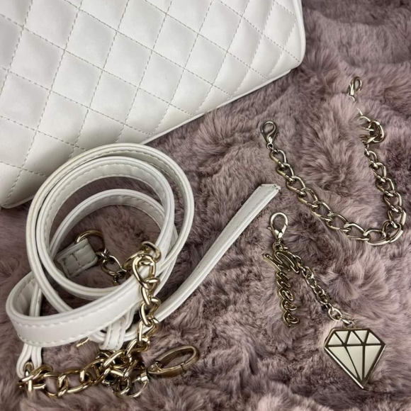 GUESS Bag - Picture 4 of 9